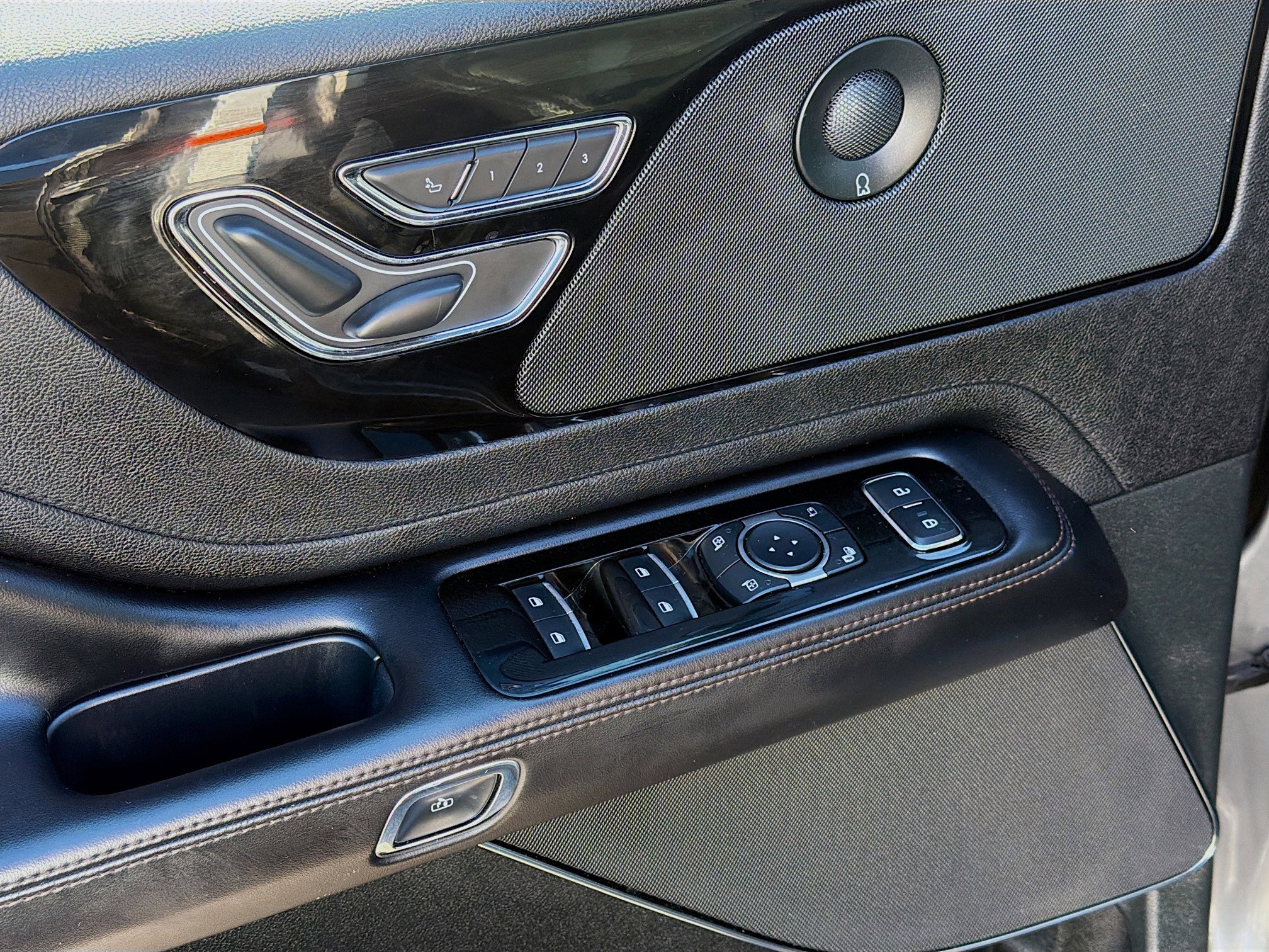 Used 2023 Lincoln Aviator Reserve AWD/4WD image 24