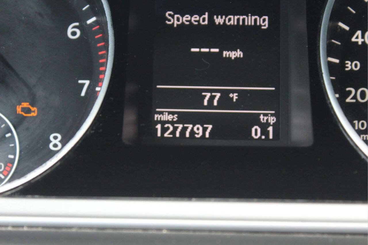 Used 2012 Volkswagen CC R-Line FWD image 9