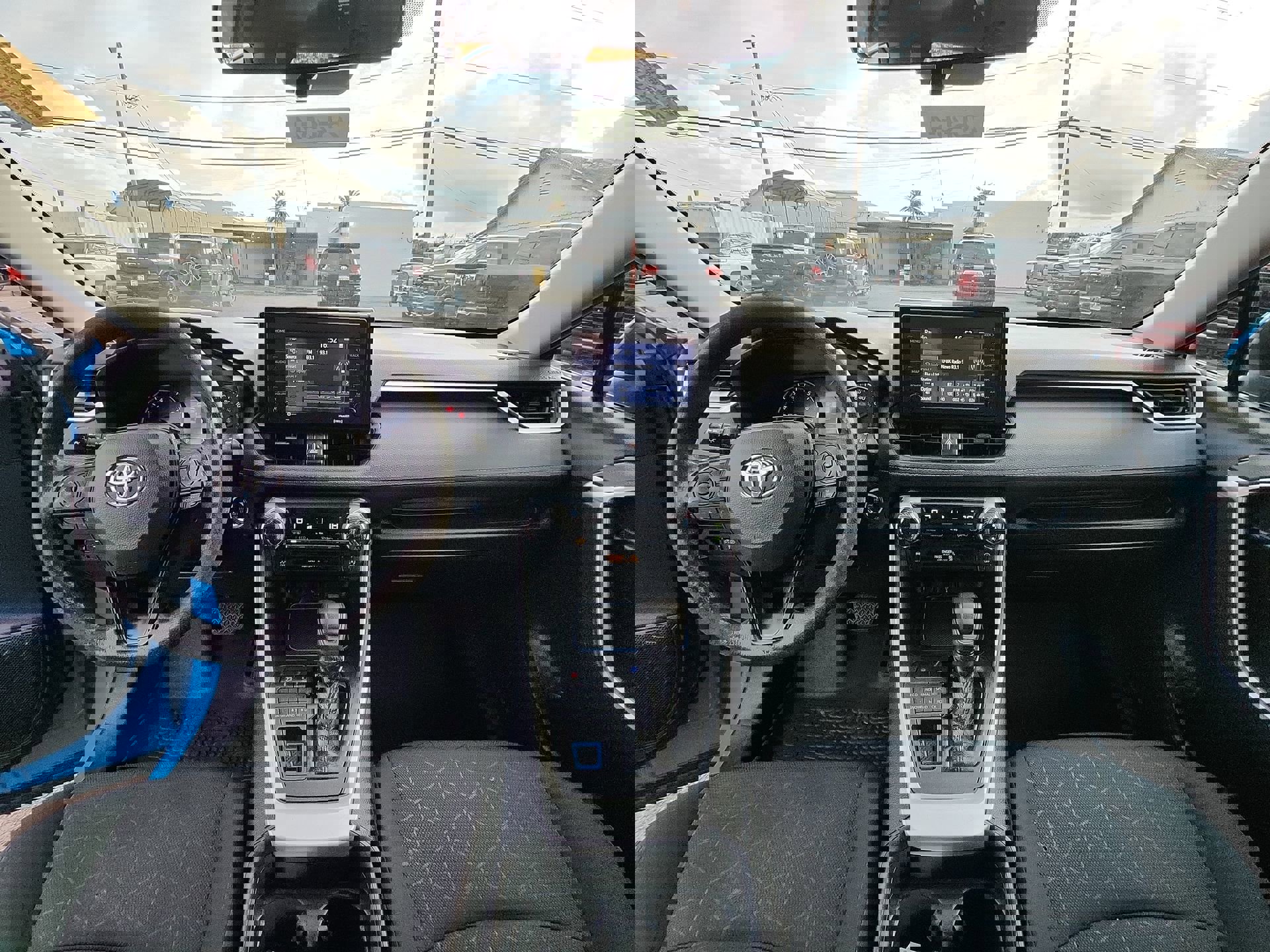 Used 2021 Toyota RAV4 XLE image 25