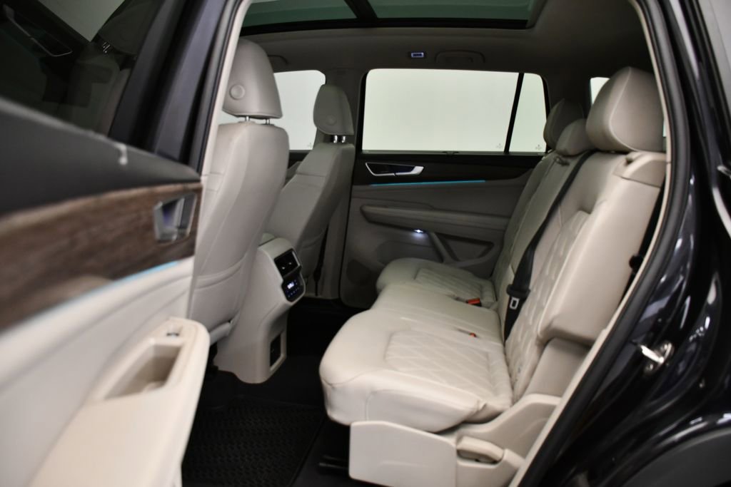 Used 2024 Volkswagen Atlas SEL Premium R-Line image 43