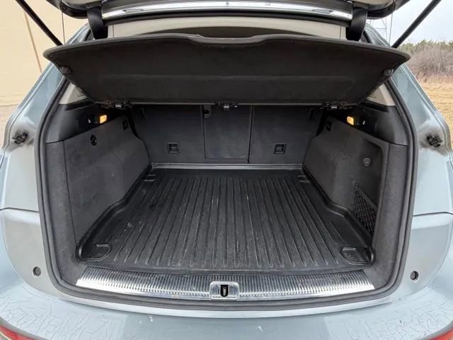 Used 2011 Audi Q5 3.2 Prestige image 10