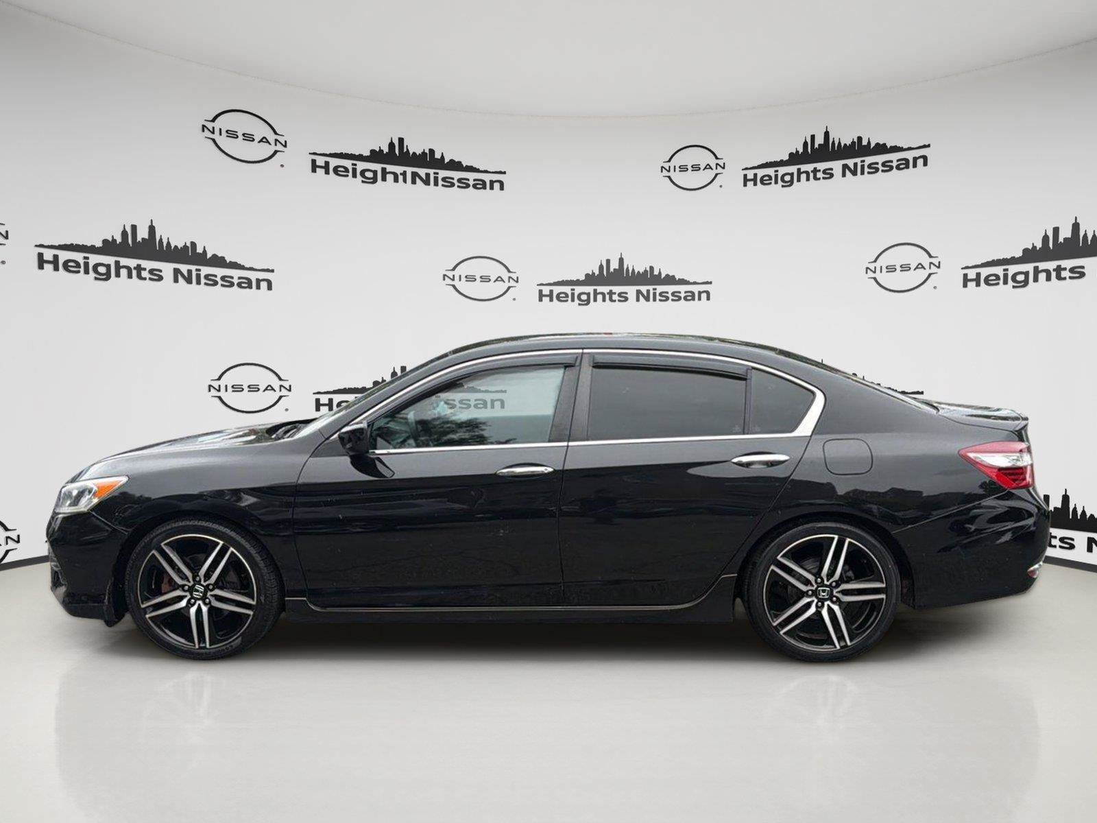 Used 2017 Honda Accord Sport image 2