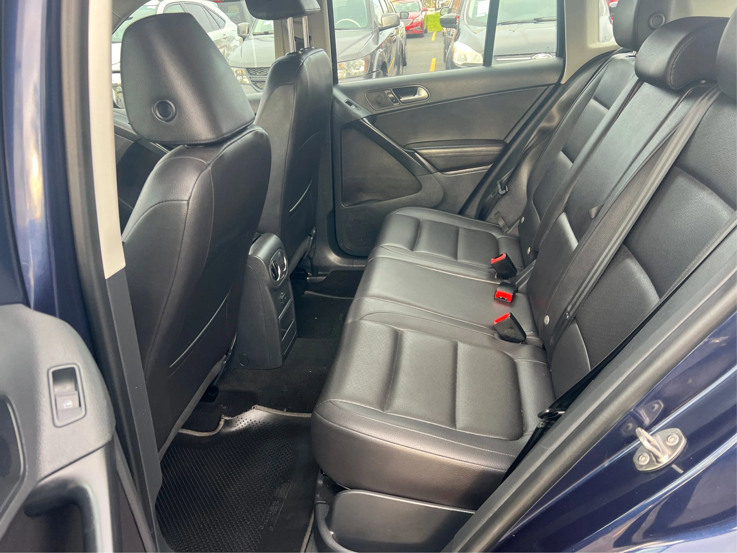 Used 2016 Volkswagen Tiguan S image 11