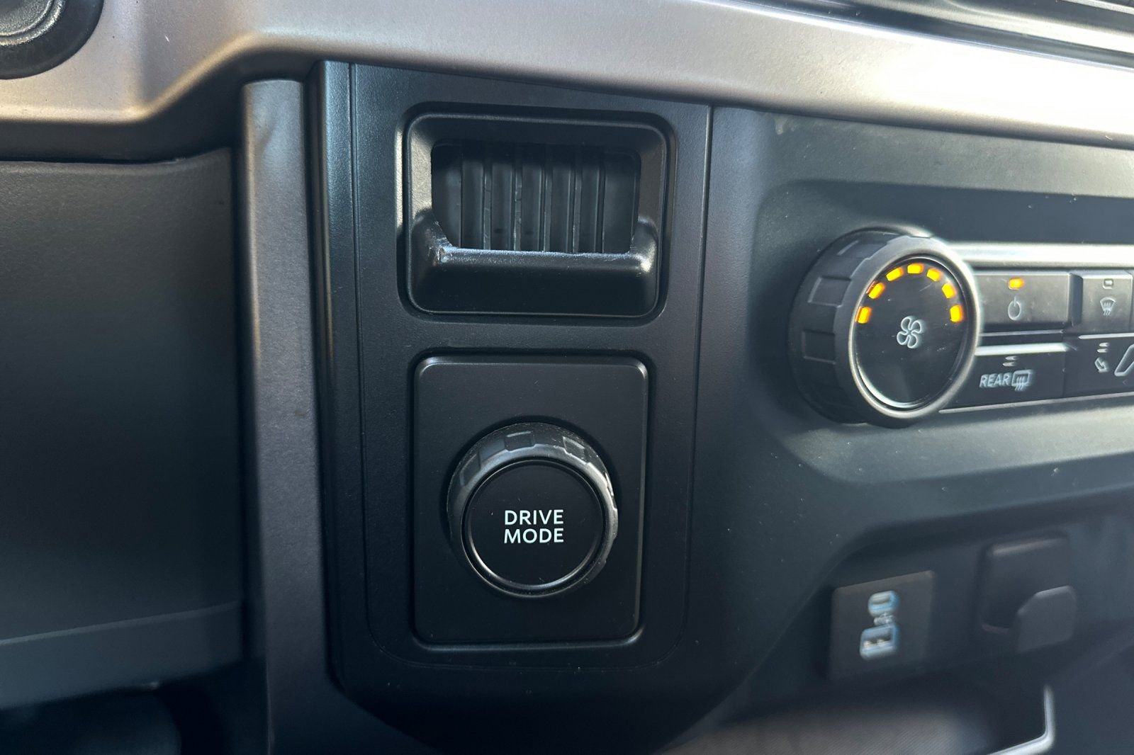 Used 2023 Ford F150 XLT image 25