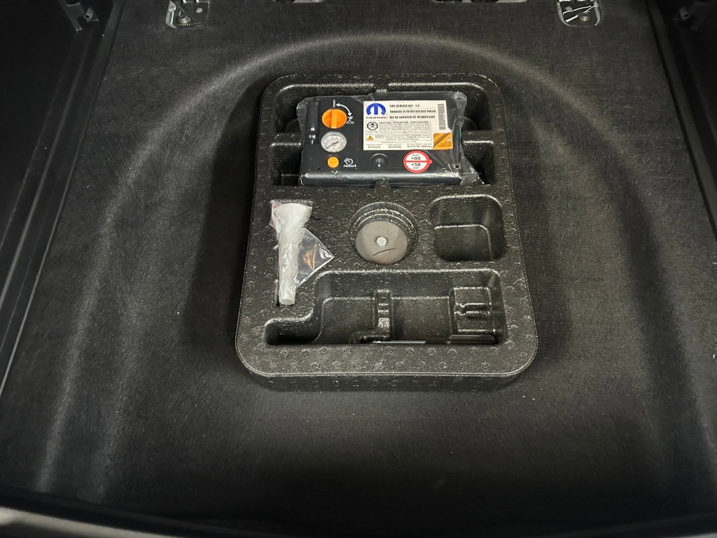 Used 2022 Jeep Compass Limited image 23