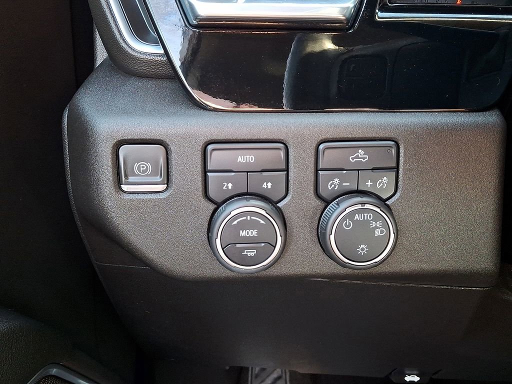 Used 2024 Chevrolet Silverado 1500 LT image 23