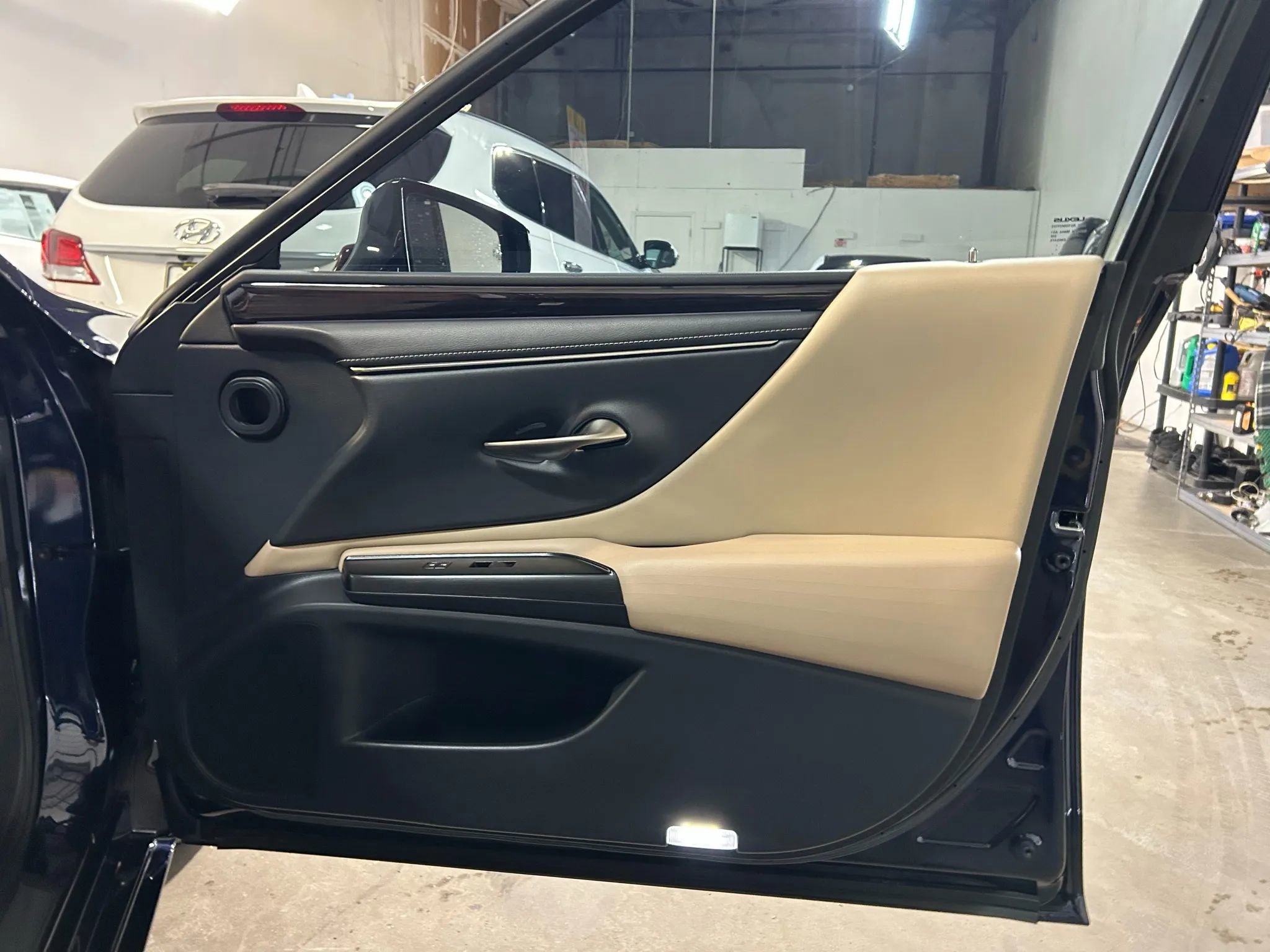 Used 2019 Lexus ES 350 w/ Accessory Package 2 image 52