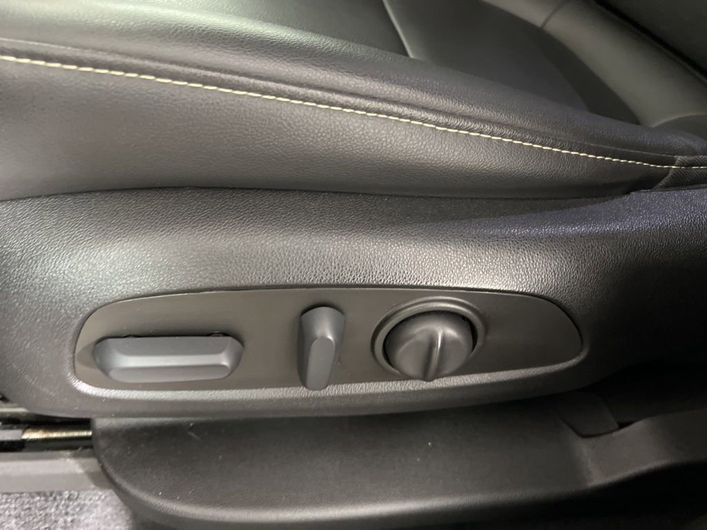 Used 2023 Chevrolet Traverse LT w/ LPO, Floor Liner Package AWD/4WD image 10