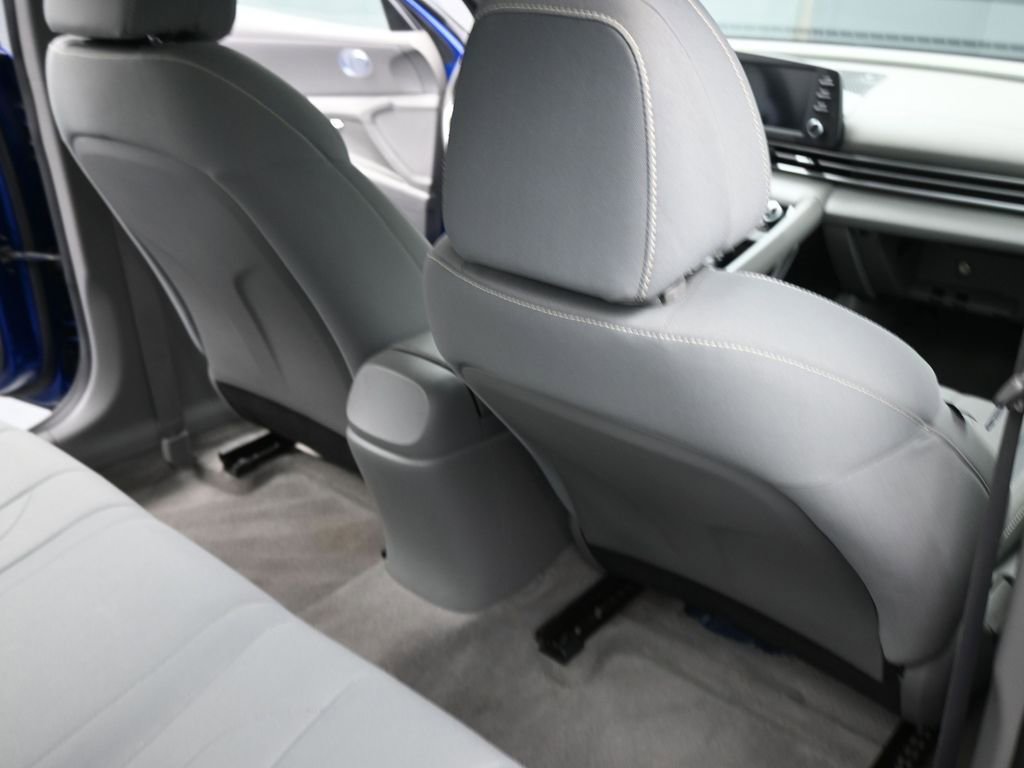 Used 2023 Hyundai Elantra SEL image 25