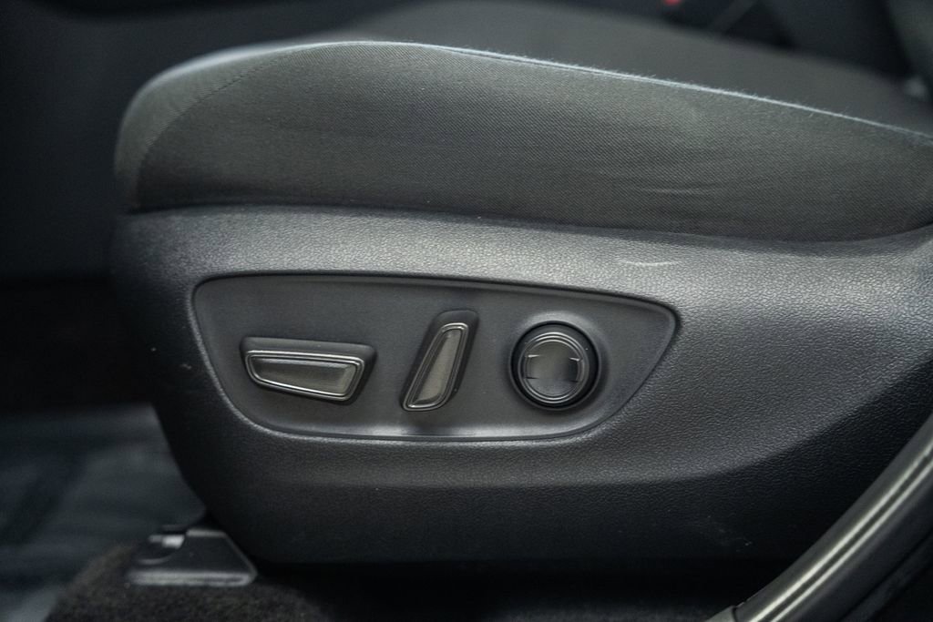 Used 2025 Toyota RAV4 XLE image 34