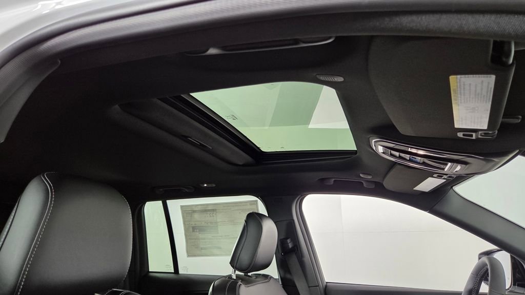 New 2025 Jeep Grand Cherokee Altitude image 36