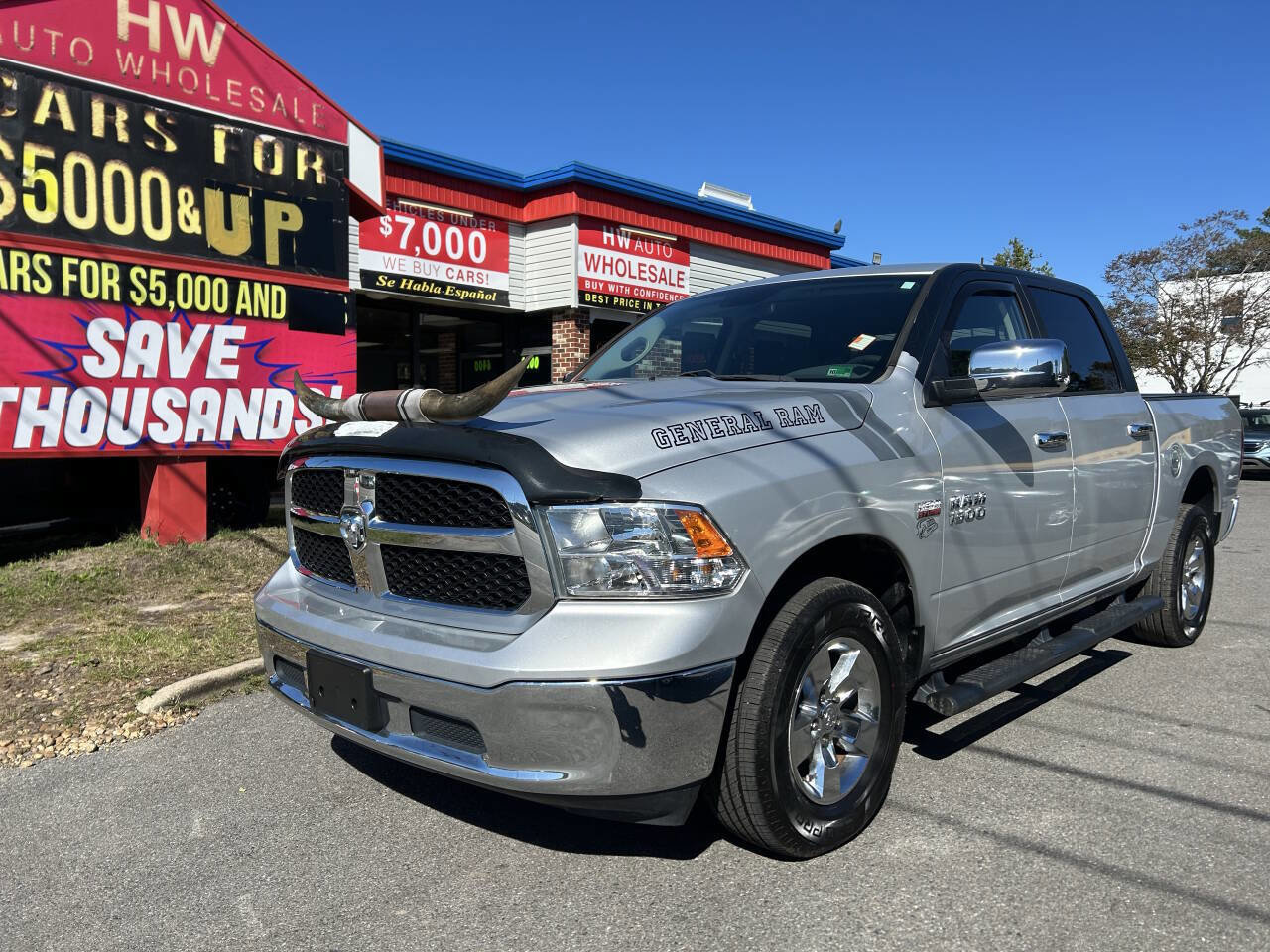 Used 2018 RAM 1500 Classic SLT image 1