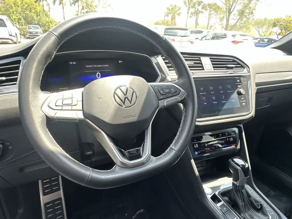 Used 2023 Volkswagen Tiguan SE R-Line image 13