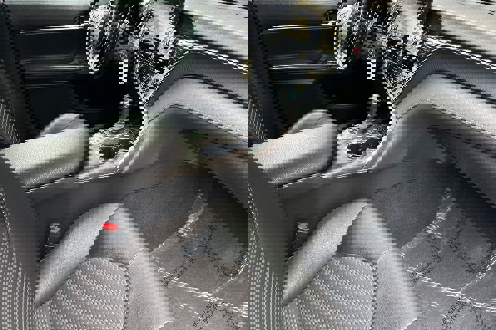 Certified 2022 Toyota Camry SE image 16