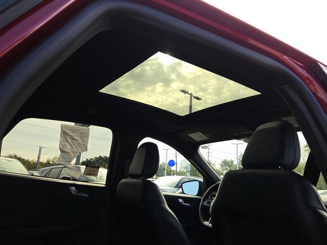 Used 2025 Ford Escape ST-Line w/ Tech Pack #1 FWD image 10