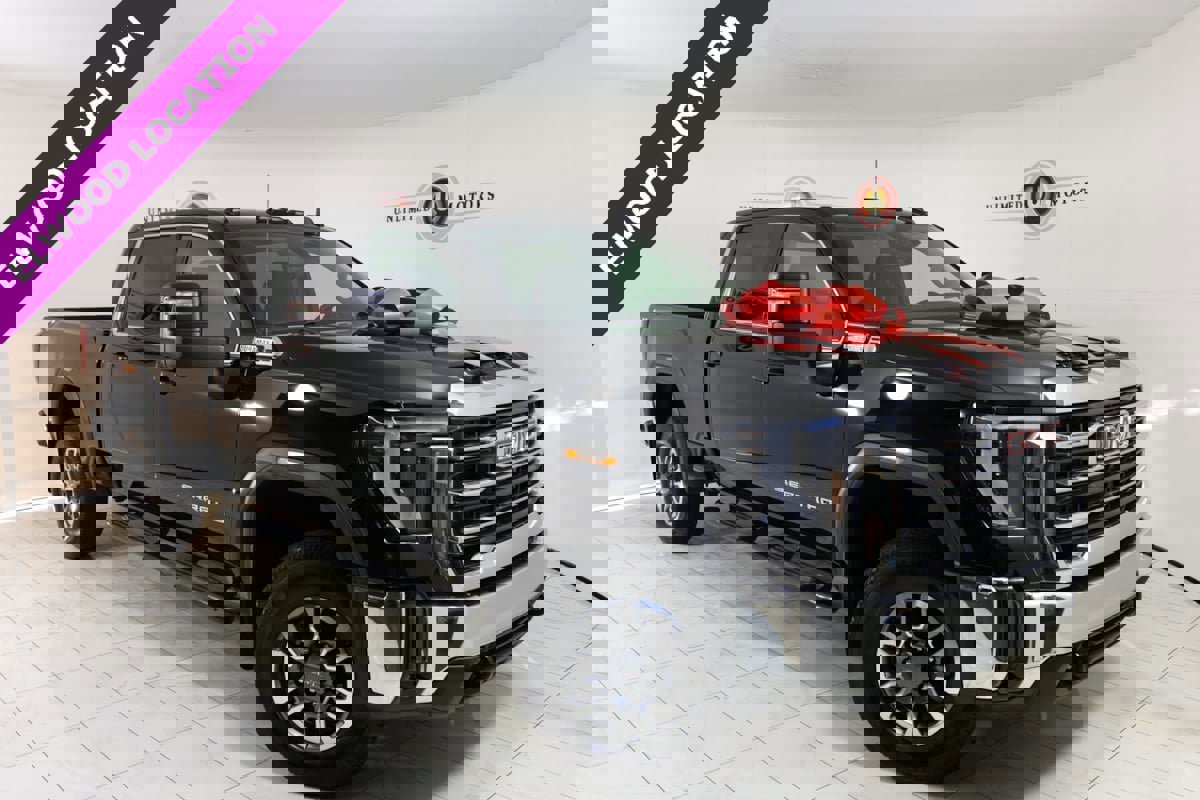 Used 2024 GMC Sierra 3500 SLE w/ SLE Value Package image 1