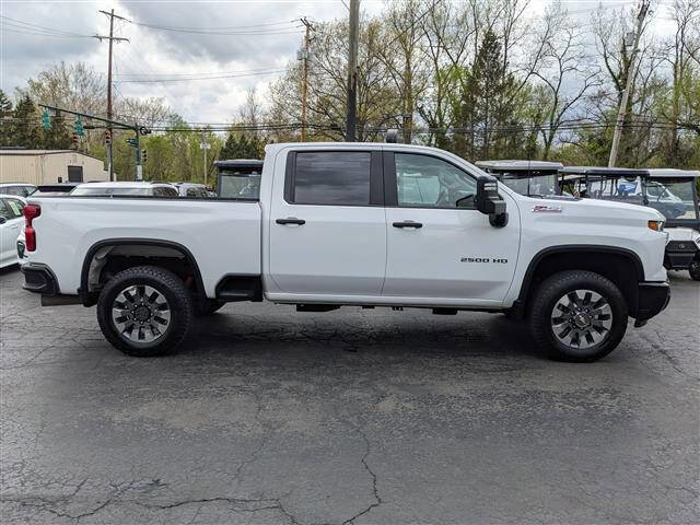 Used 2024 Chevrolet Silverado 2500 Custom w/ Custom Value Package image 9