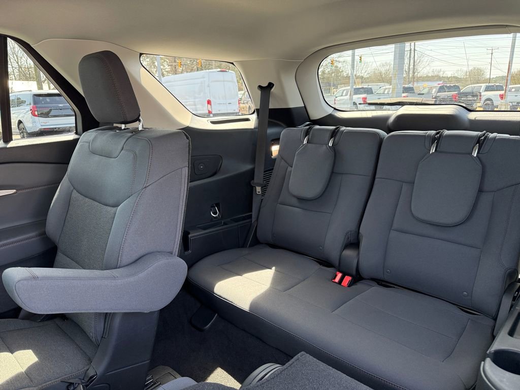 Used 2025 Ford Explorer Active image 19