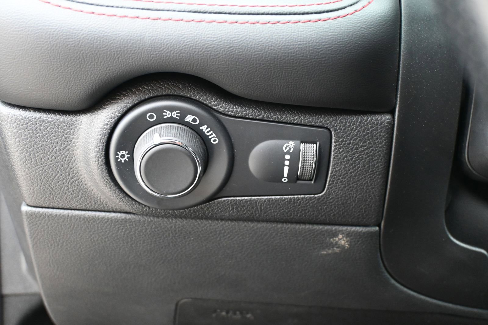 Used 2024 Dodge Durango GT AWD/4WD image 11