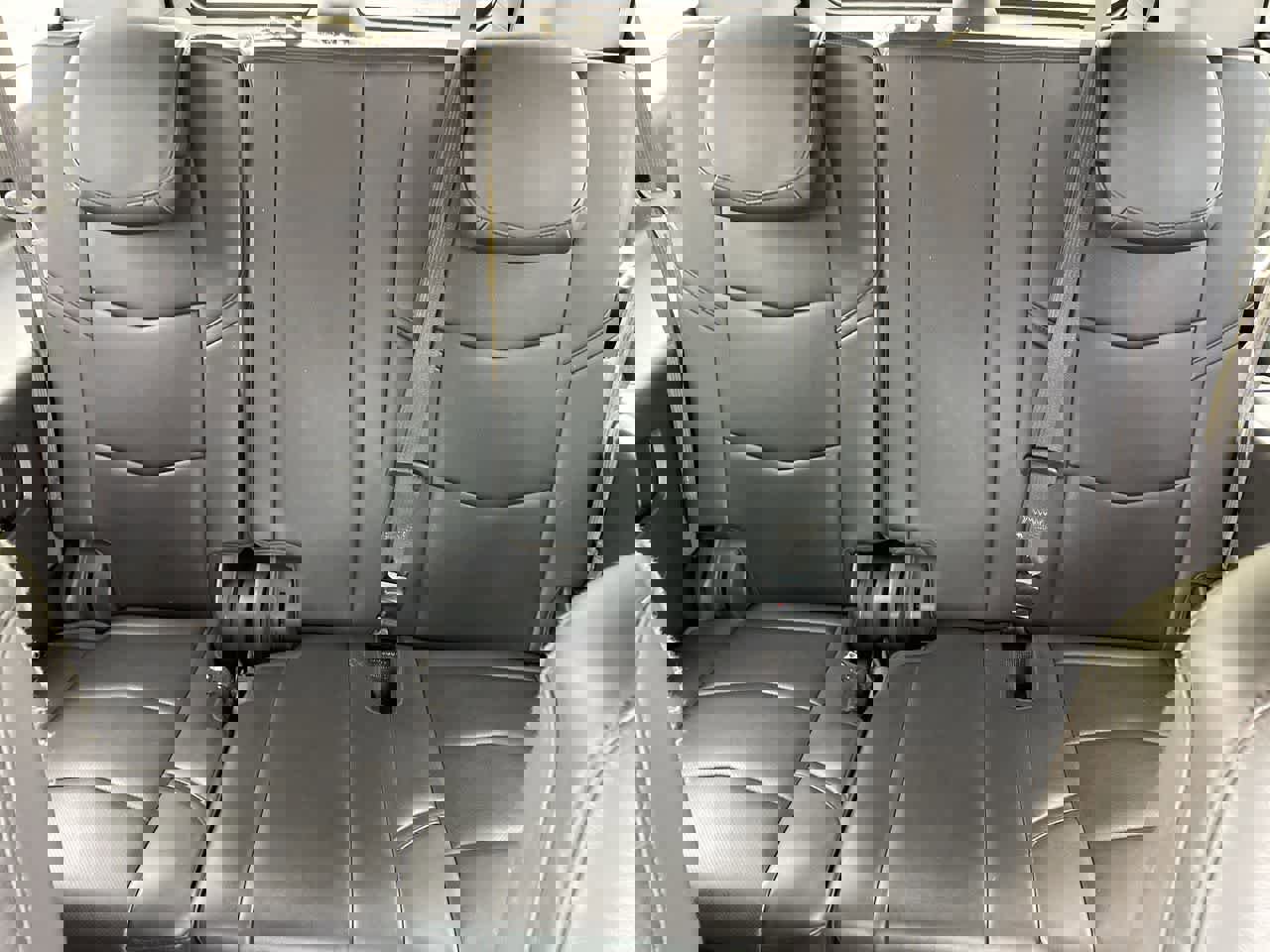 Used 2018 Cadillac Escalade ESV Luxury image 19