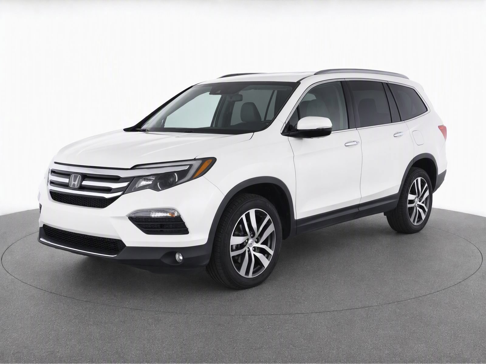 Used 2017 Honda Pilot Touring image 2