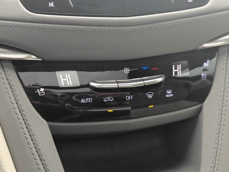 Used 2022 Cadillac XT5 Premium Luxury w/ Technology Package image 38