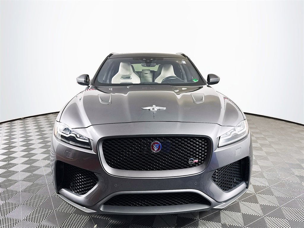 Used 2019 Jaguar F-PACE SVR image 2