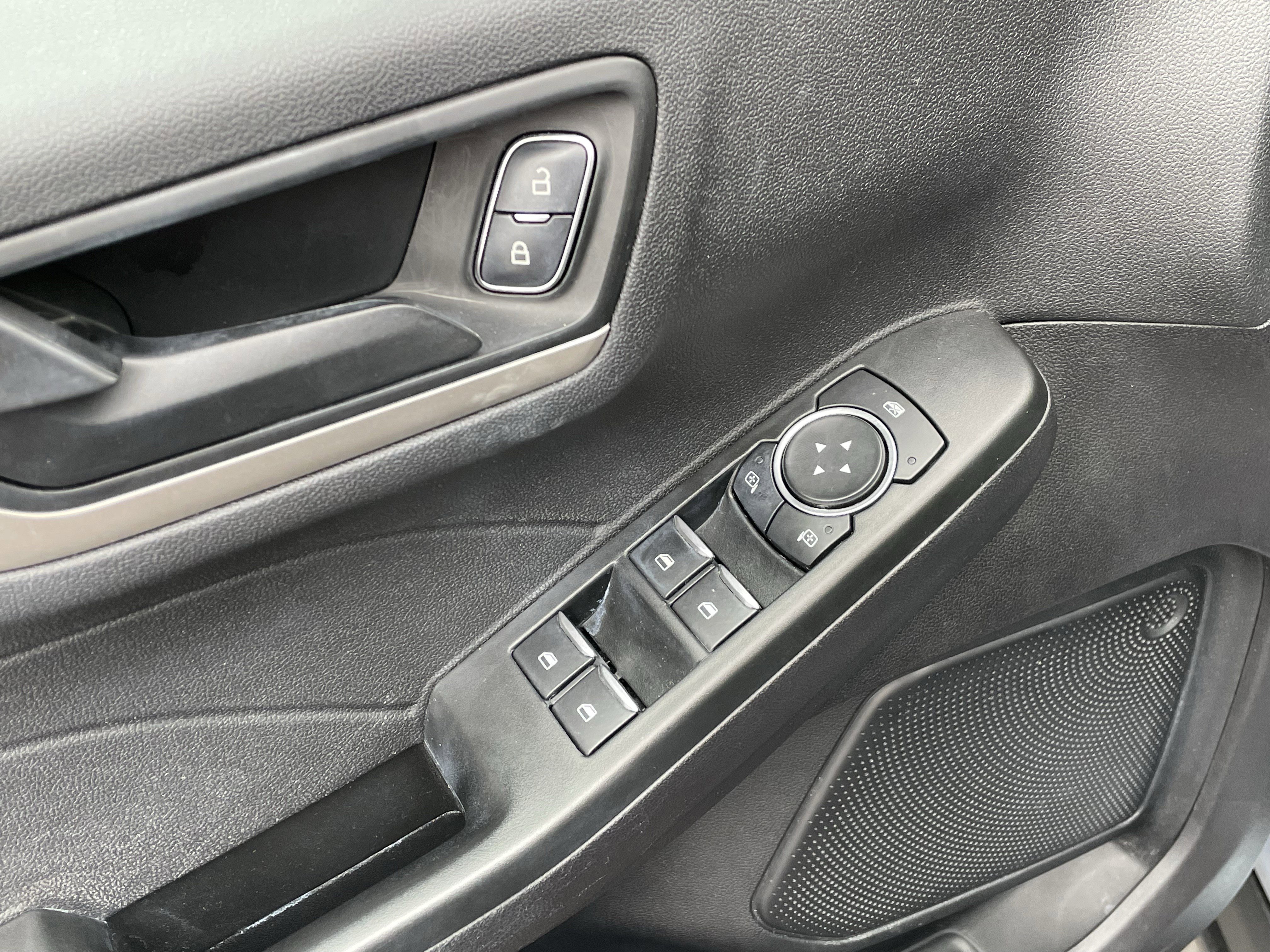 Used 2022 Ford Escape SE w/ Cold Weather Package image 12