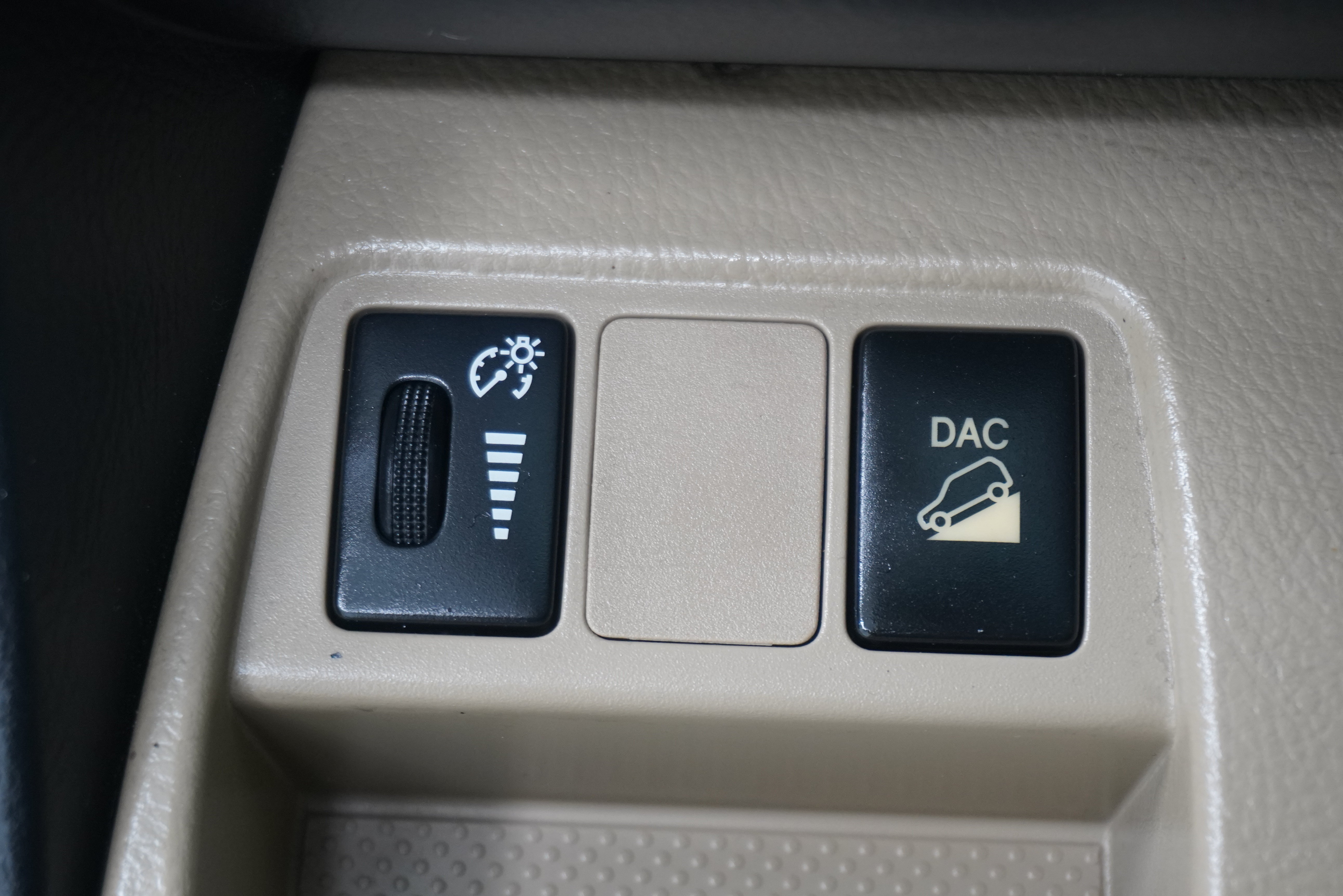 Used 2011 Toyota RAV4 2WD V6 w/ Base V6 Extra Value Pkg image 17