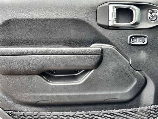 Used 2023 Jeep Gladiator Willys image 13