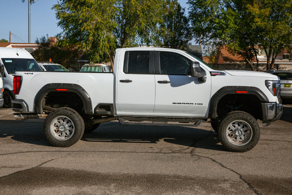 Used 2024 GMC Sierra 2500 Pro w/ 1SA Pro Safety Plus Package AWD/4WD image 4