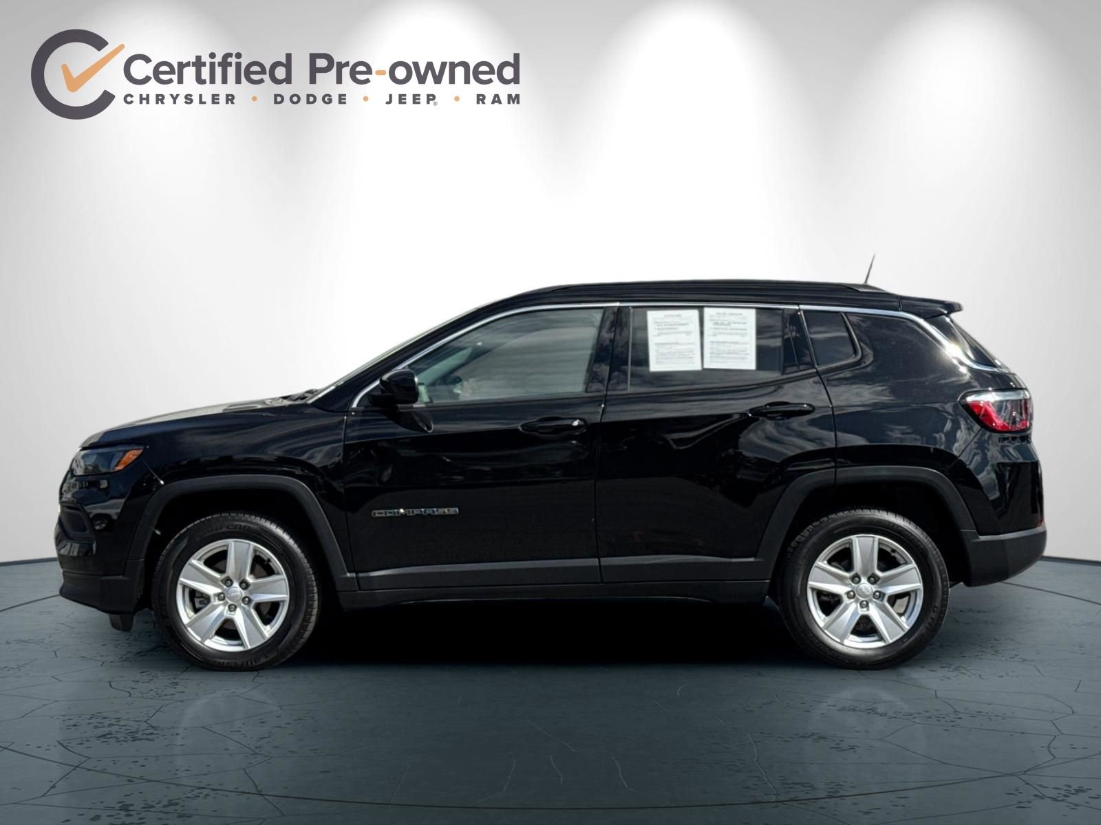 Certified 2022 Jeep Compass Latitude image 7