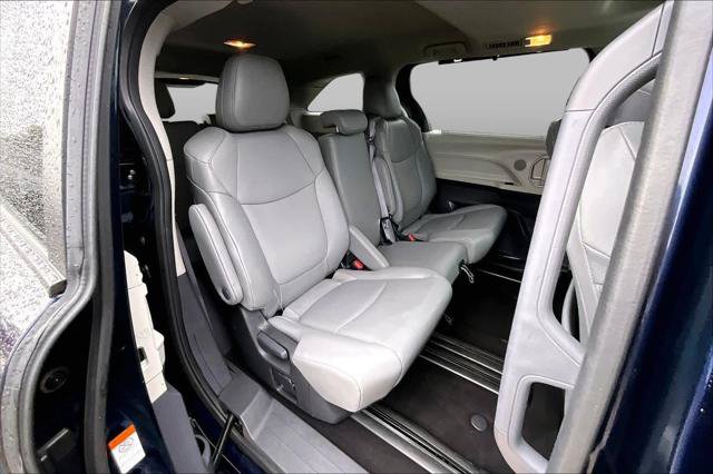 Certified 2024 Toyota Sienna XLE FWD image 21