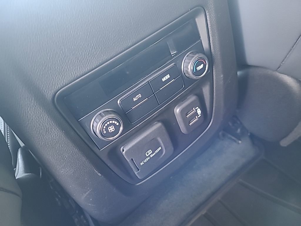 Used 2021 Buick Enclave Essence w/ Sound and Sites Package image 18