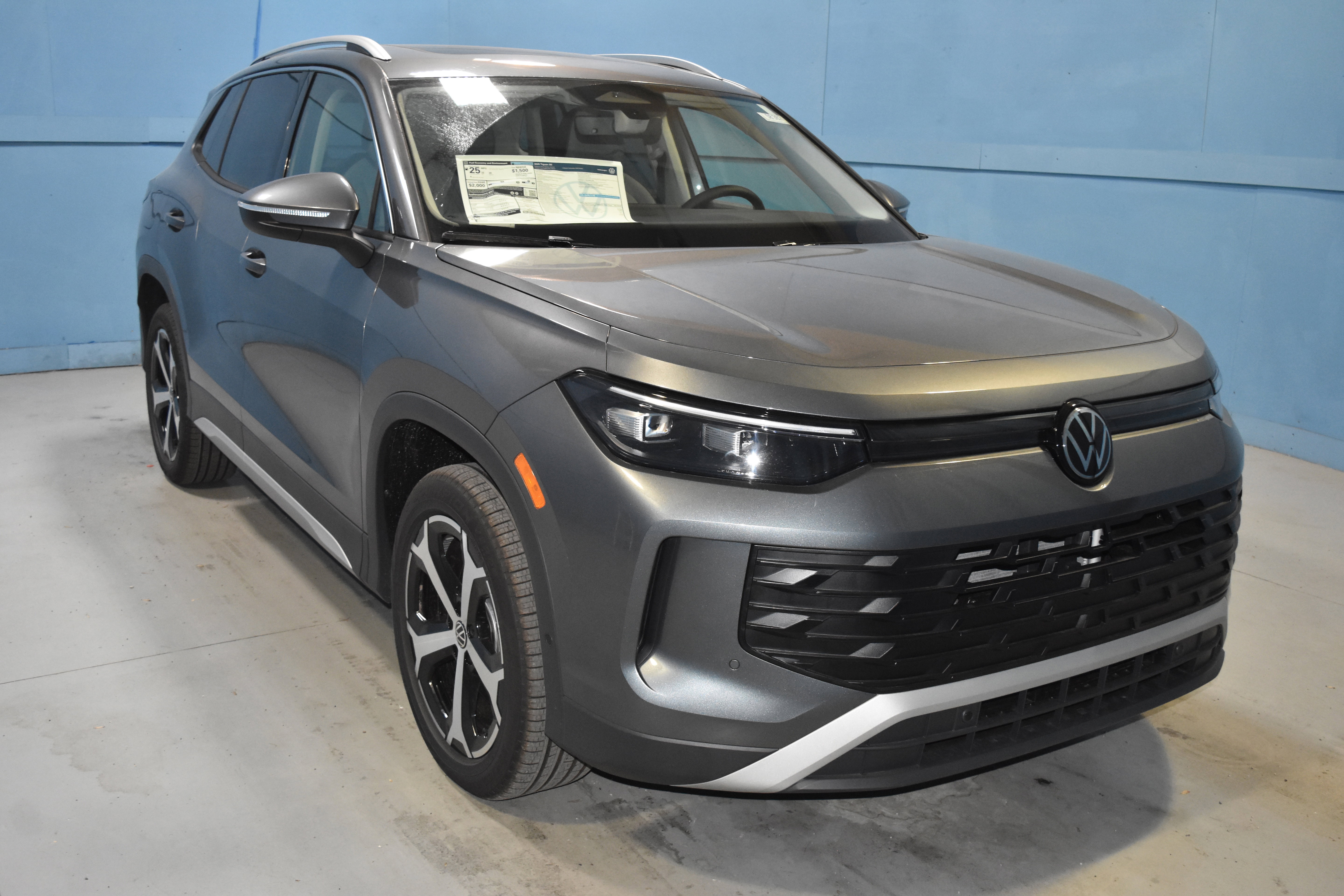 New 2026 Volkswagen Tiguan SE AWD/4WD image 1