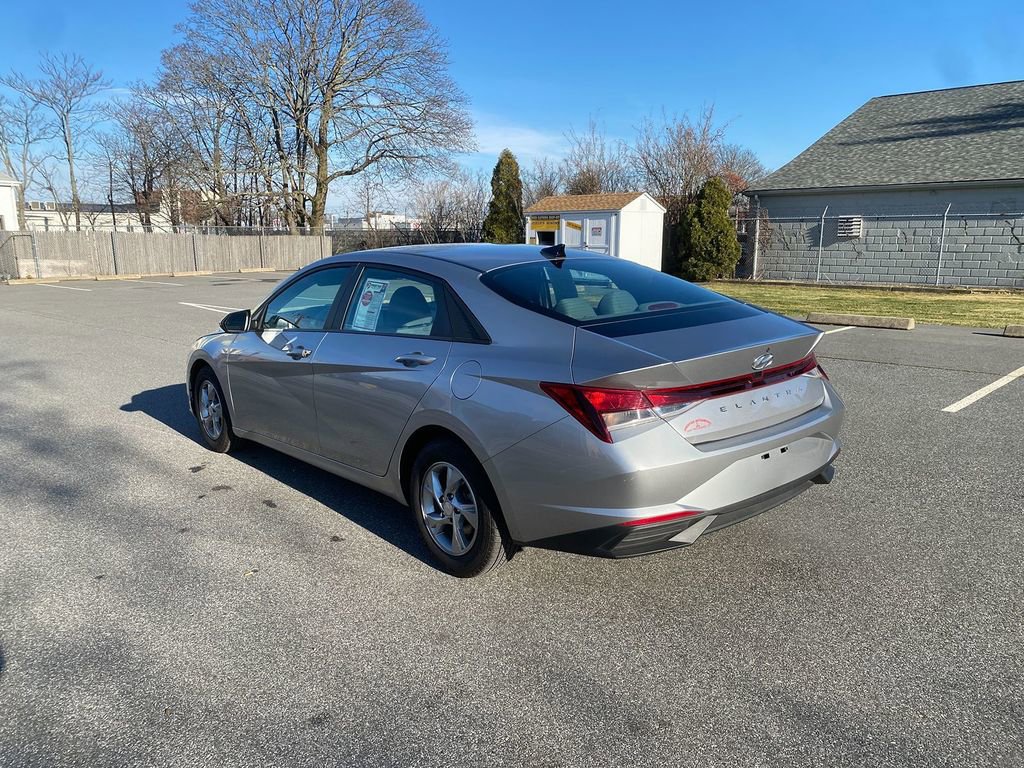 Used 2021 Hyundai Elantra SE image 8