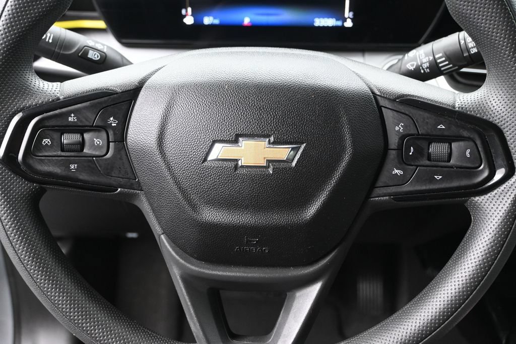 Used 2025 Chevrolet Trax LT FWD image 14