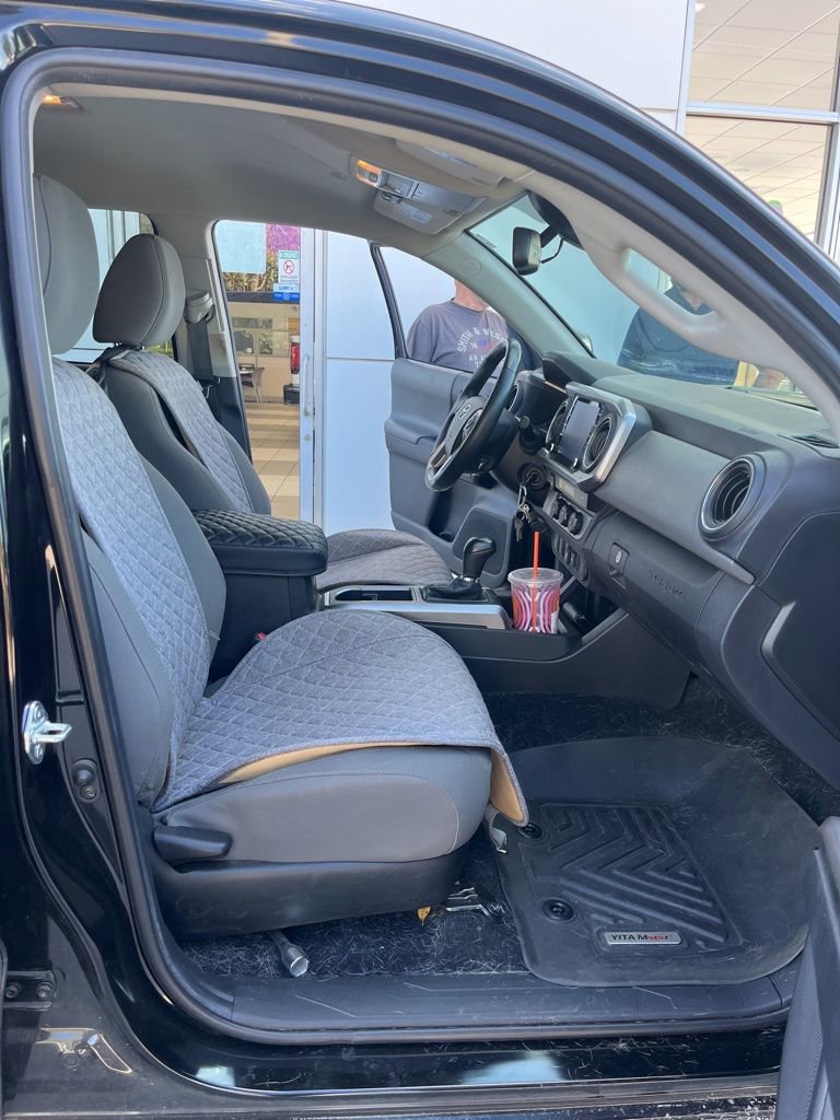 Used 2022 Toyota Tacoma SR5 w/ Technology Package RWD image 21