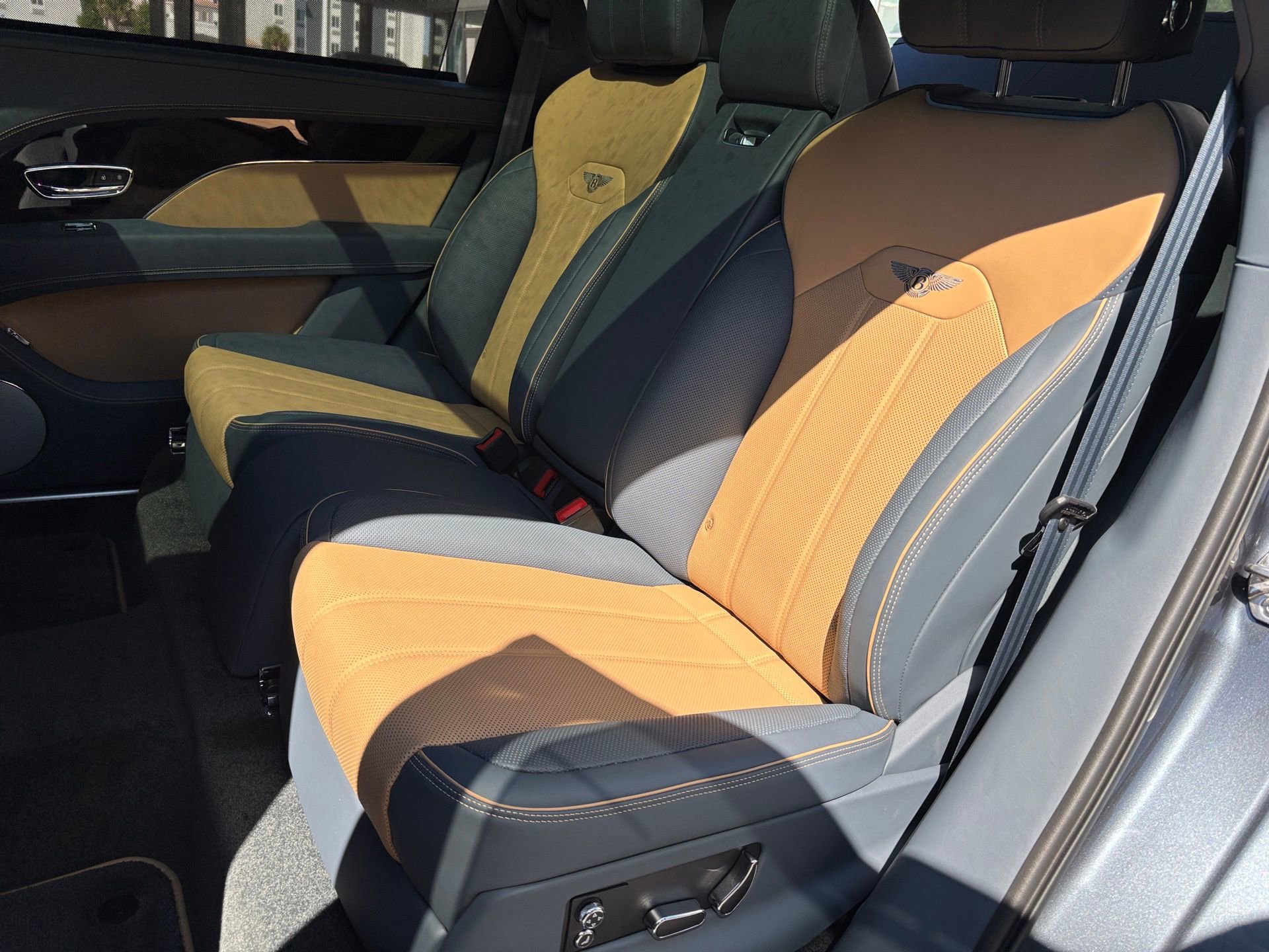 New 2025 Bentley Bentayga Extended Wheelbase image 19