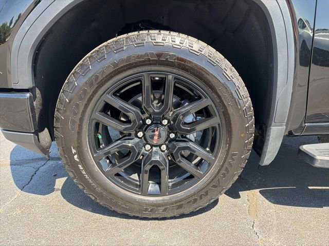 Used 2025 GMC Sierra 1500 Elevation w/ Elevation Premium Package image 12