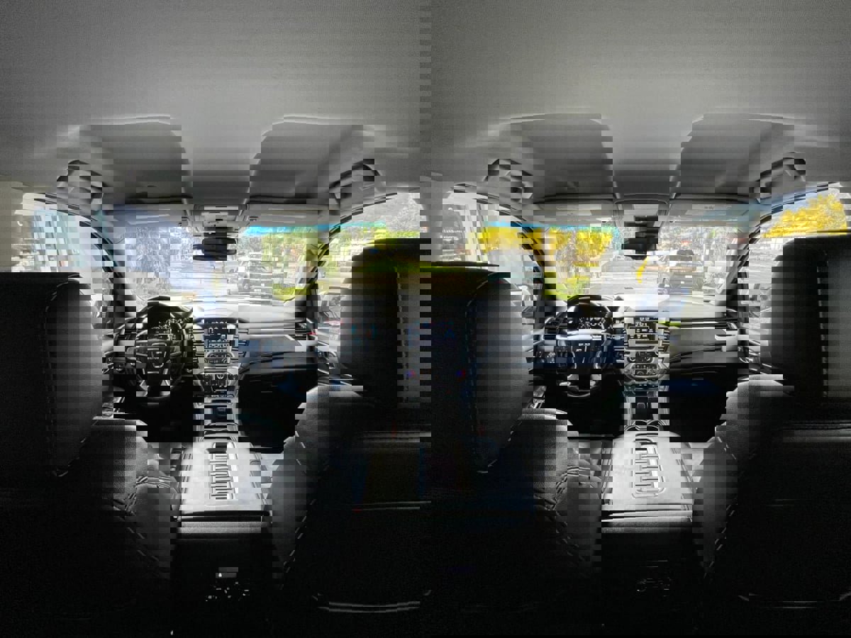 Used 2017 GMC Yukon XL SLT image 18