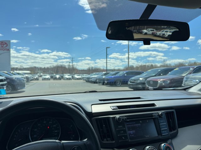 Used 2015 Toyota RAV4 LE AWD/4WD image 17