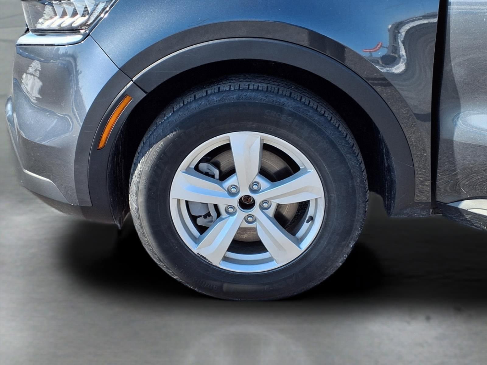 Used 2023 Kia Sorento LX image 19