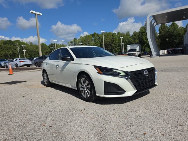 Certified 2025 Nissan Altima 2.5 S FWD image 2