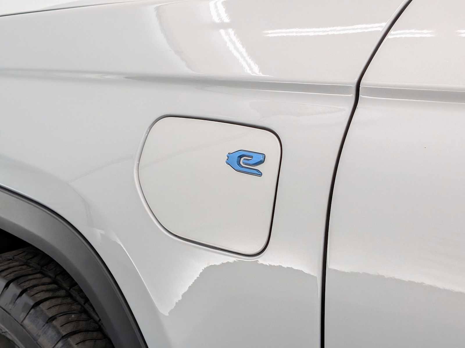 Used 2024 Jeep Grand Cherokee Limited 4xe image 13