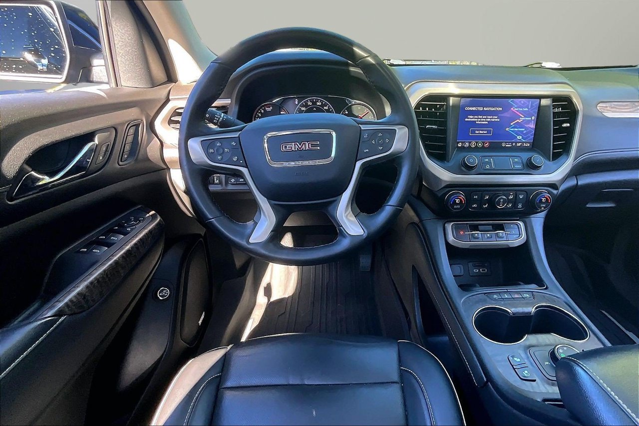 Used 2023 GMC Acadia Denali w/ Black Diamond Edition FWD image 10