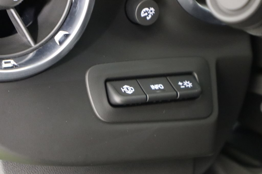 Used 2020 Chevrolet Camaro SS RWD image 24