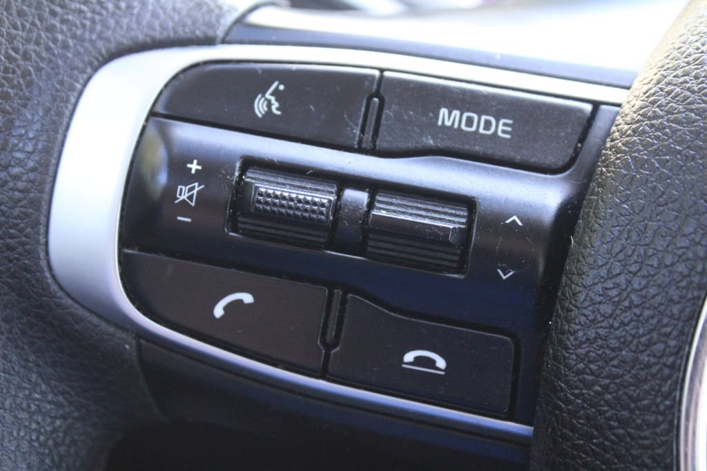 Used 2021 Kia K5 LXS FWD image 25