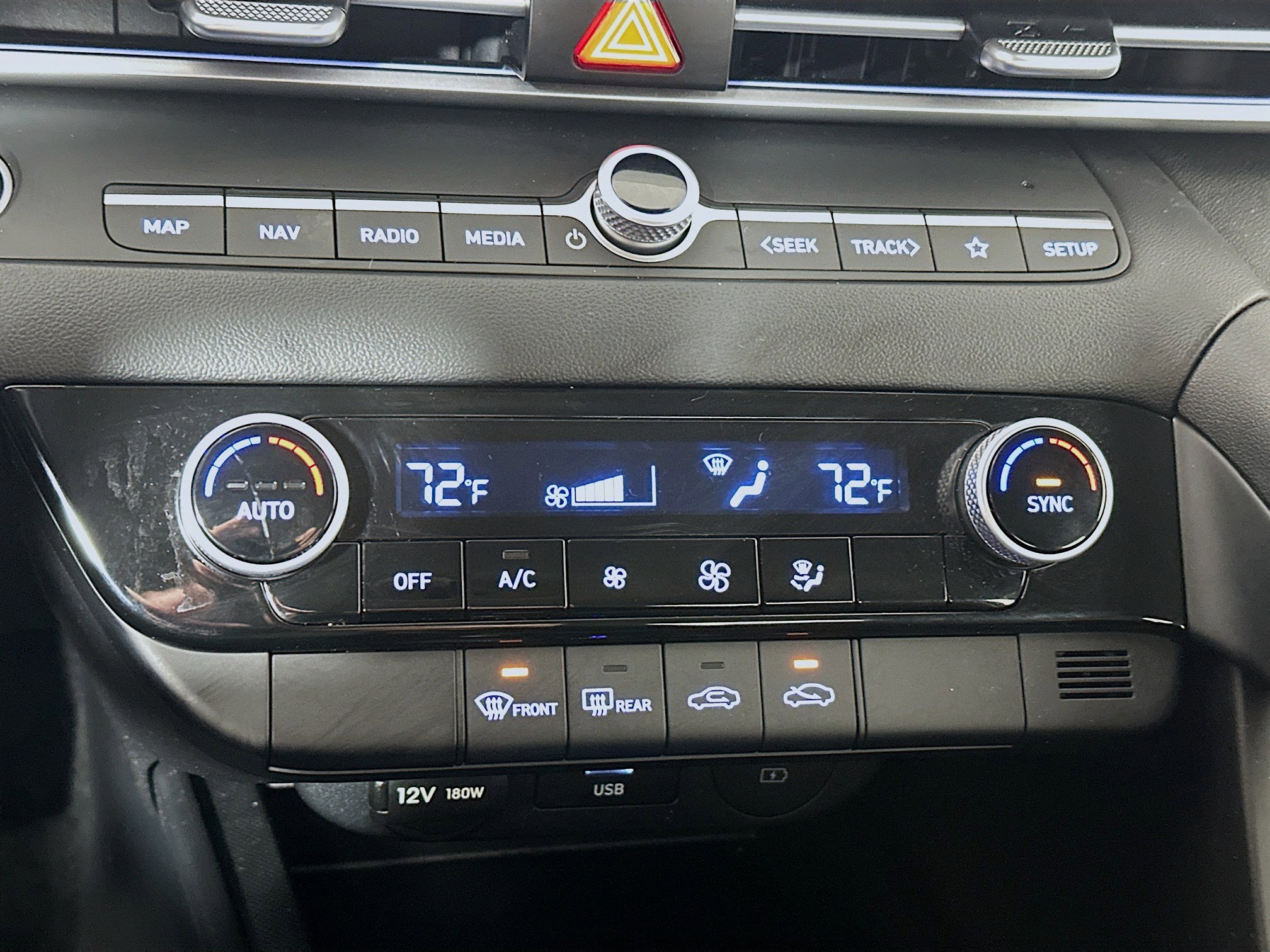 Used 2024 Hyundai Elantra SEL image 16