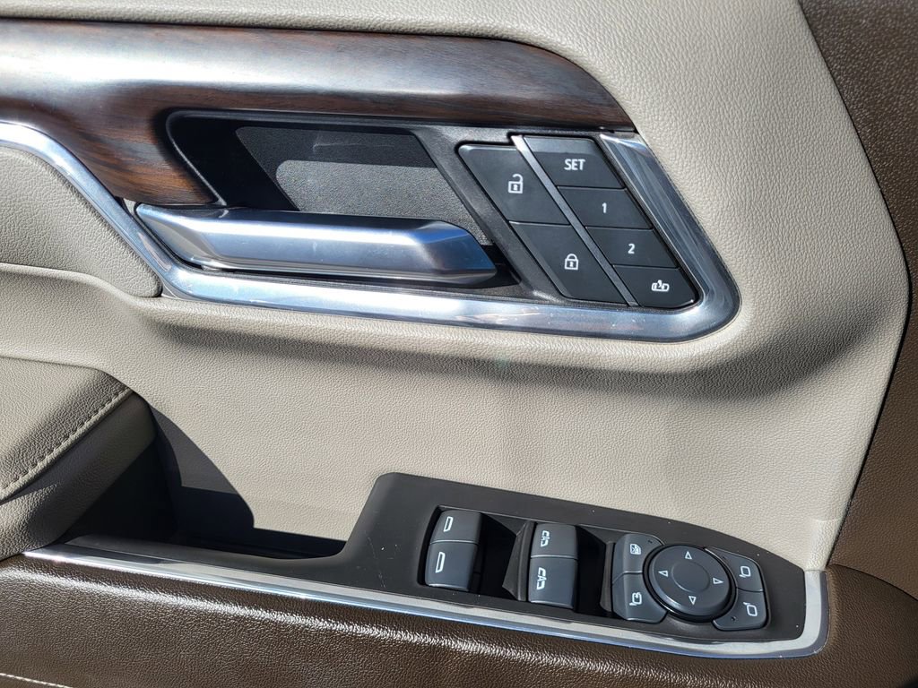 Used 2025 GMC Sierra 1500 SLT AWD/4WD image 17